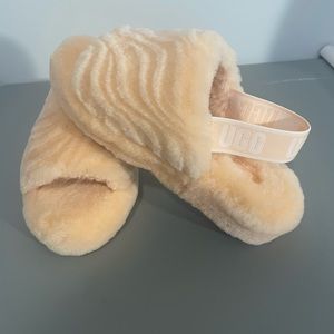 UGG Fluff Yeah Wavy Slippers